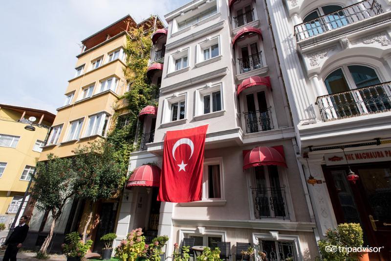 Aristocrat Hotel